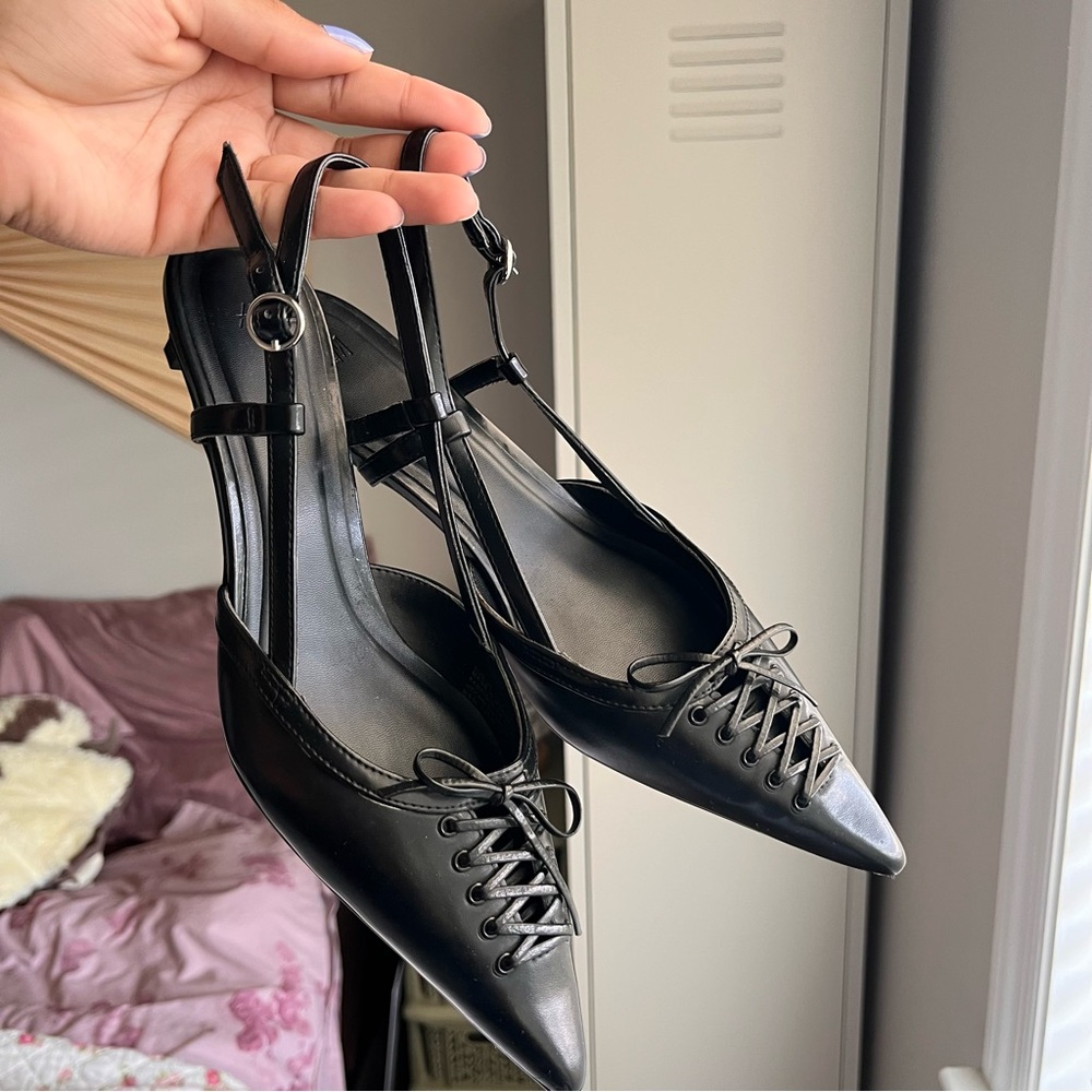 [H&M] Pointed Lace-Up Slingback Kitten Heels
